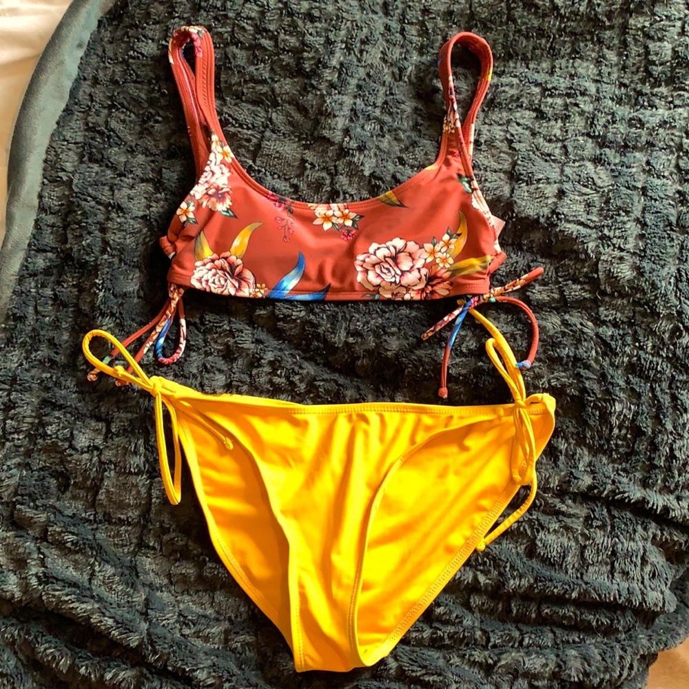 Yellow/red bikini set